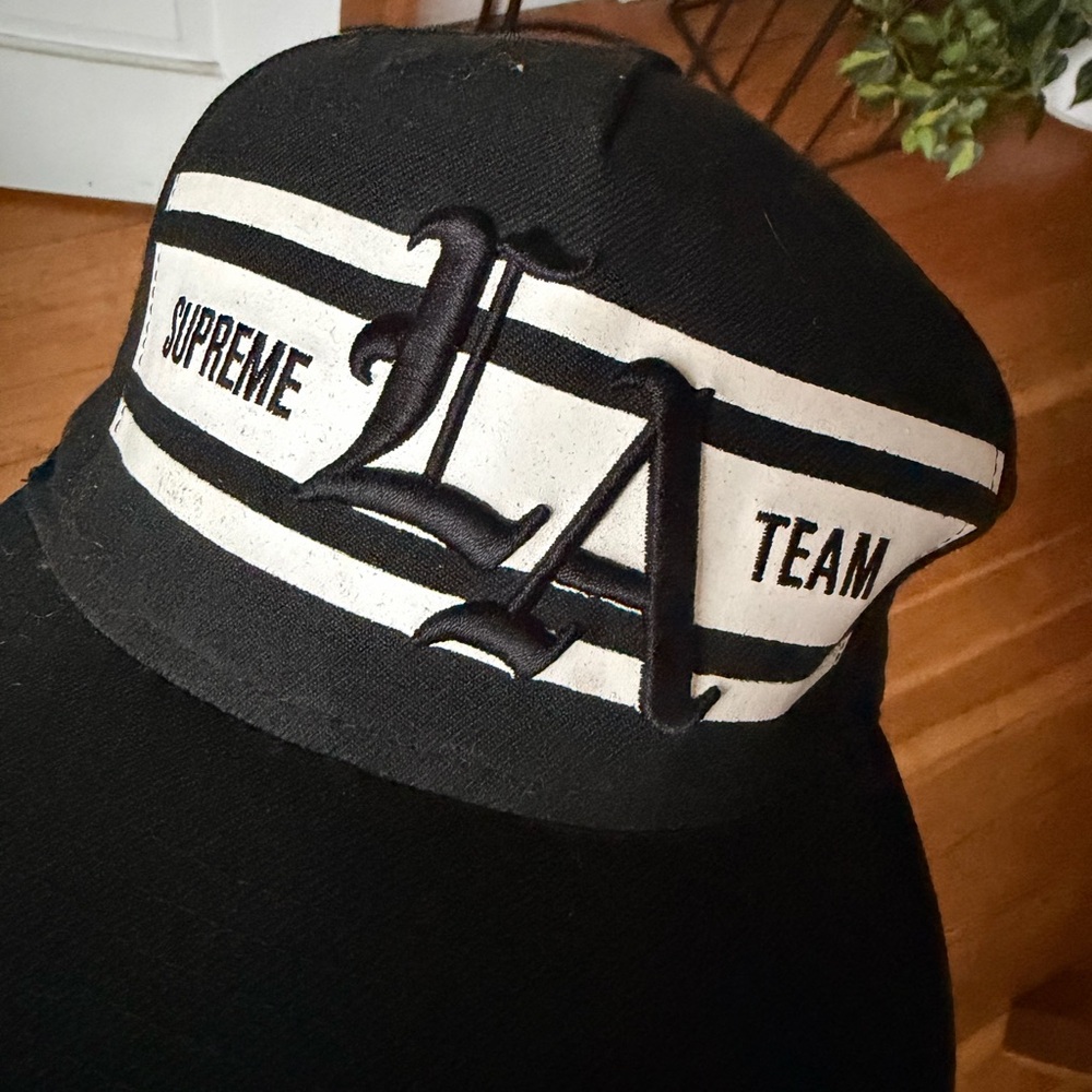 Rare Supreme LA snap back OS baseball hat